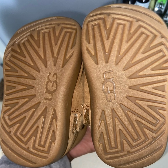 UGG
Unisex Keelan Suede & Shearling Booties - Baby - Picture 4 of 4